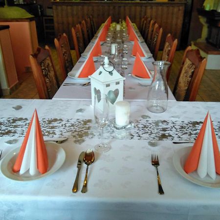 Rodinny "Hotel U Mustku" Desna  Bagian luar foto