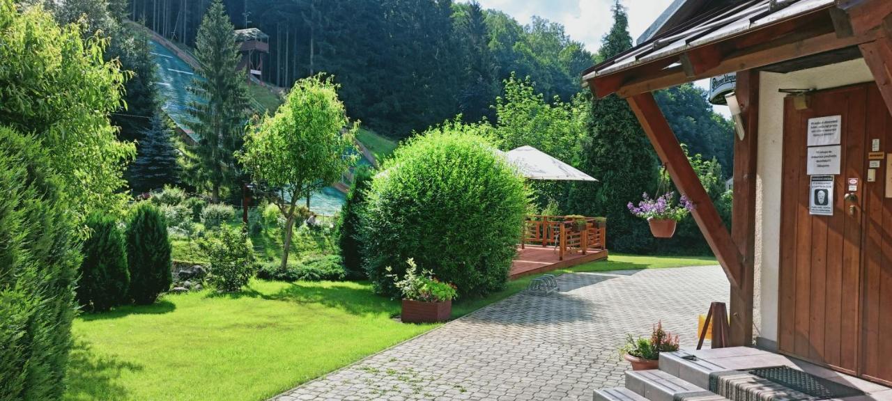 Rodinny "Hotel U Mustku" Desna  Bagian luar foto