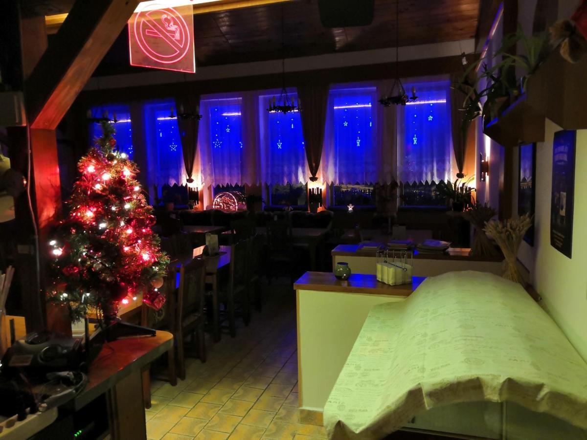 Rodinny "Hotel U Mustku" Desna  Bagian luar foto