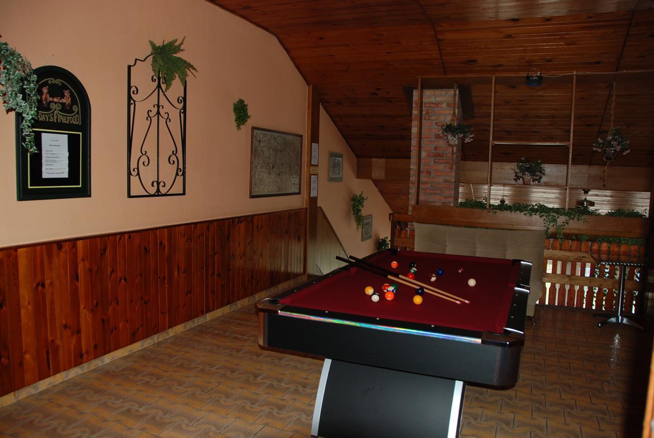 Rodinny "Hotel U Mustku" Desna  Bagian luar foto