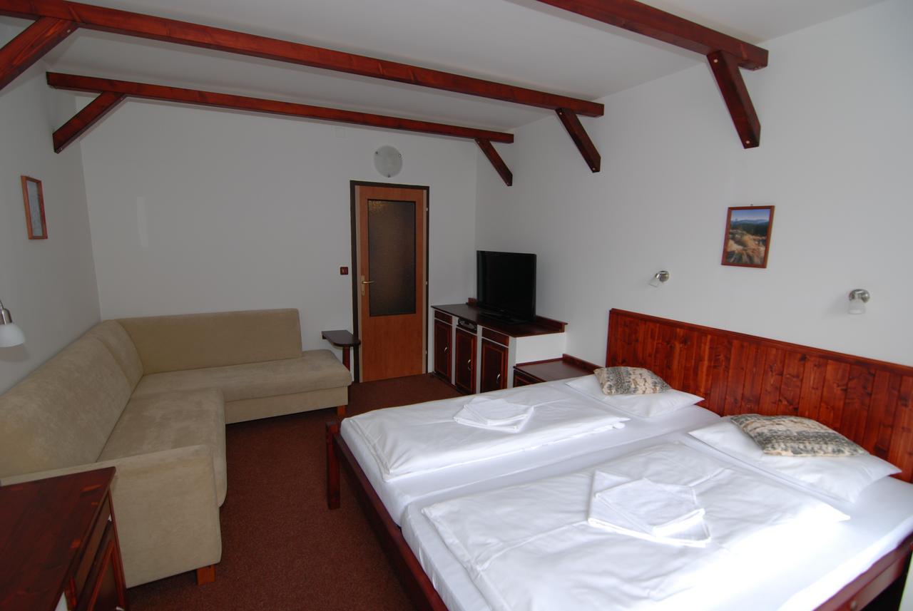 Rodinny "Hotel U Mustku" Desna  Bagian luar foto