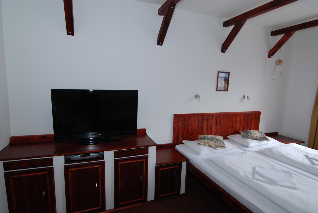 Rodinny "Hotel U Mustku" Desna  Bagian luar foto