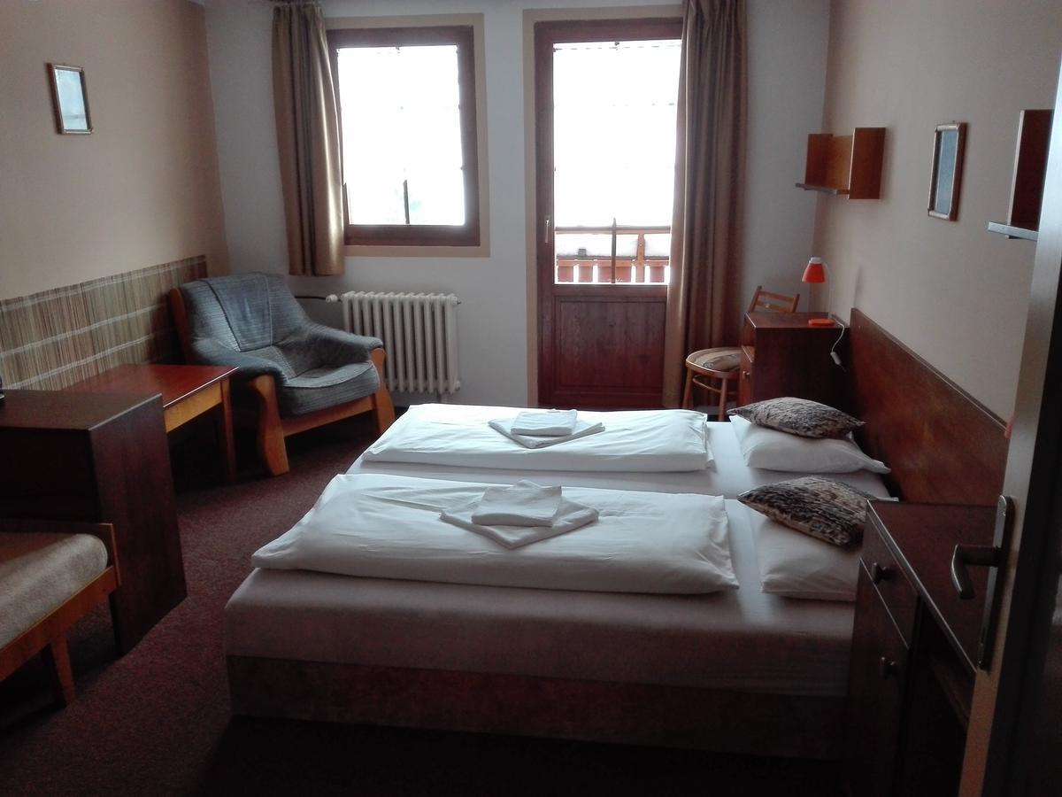 Rodinny "Hotel U Mustku" Desna  Bagian luar foto