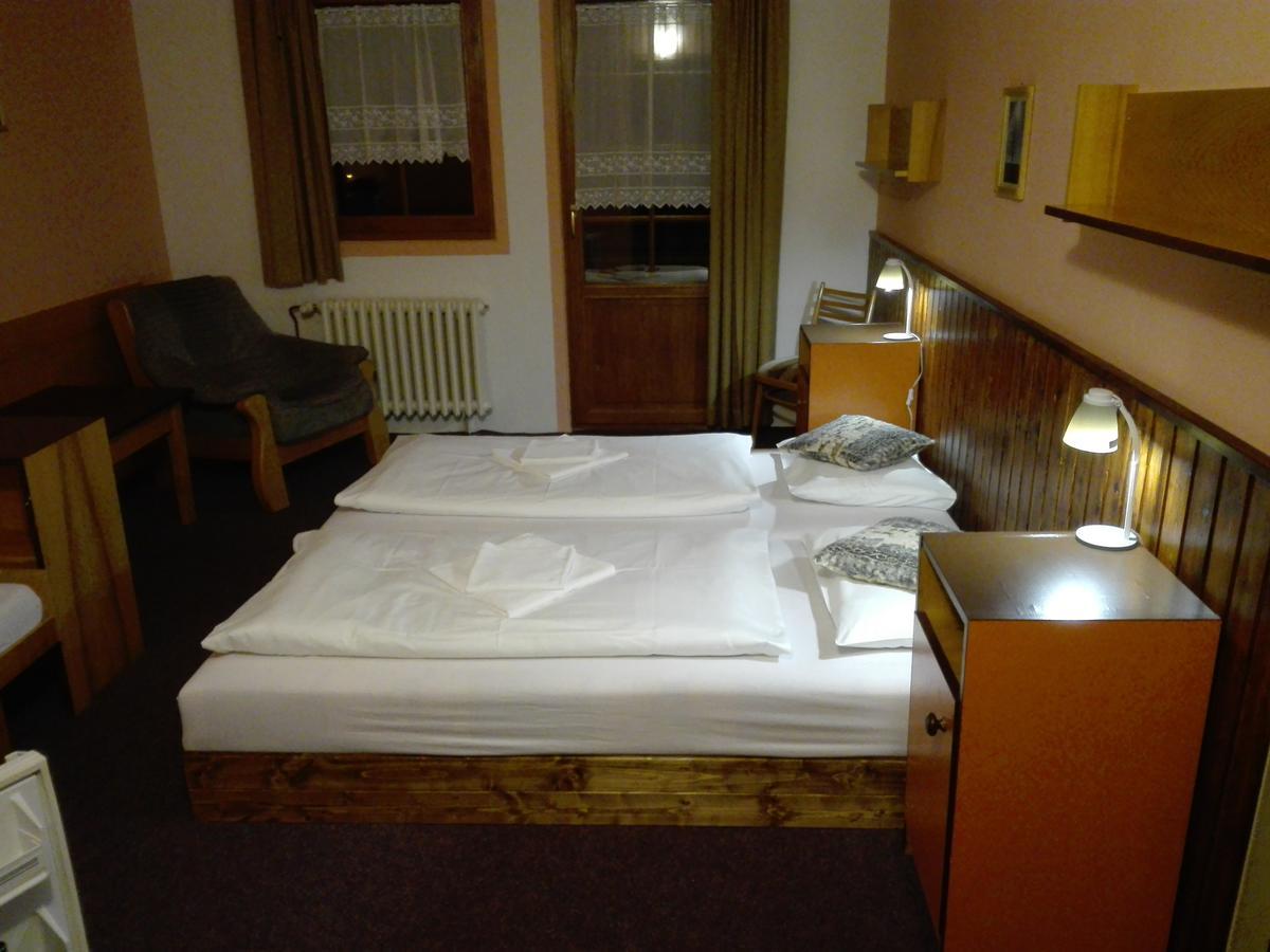 Rodinny "Hotel U Mustku" Desna  Bagian luar foto